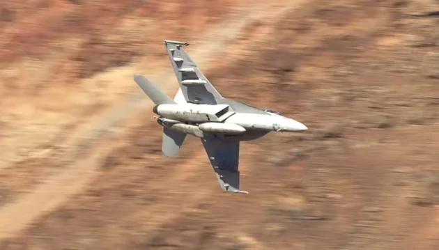 Star Wars Canyon: Υπερθέαμα από μαχητικά αεροσκάφη της USAF (βίντεο)